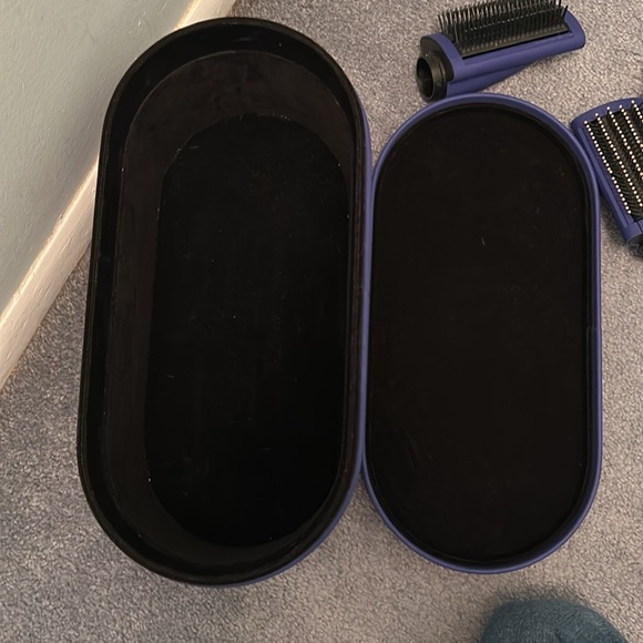 Dyson air wrap carrier with four attachments - Picture 4 of 7